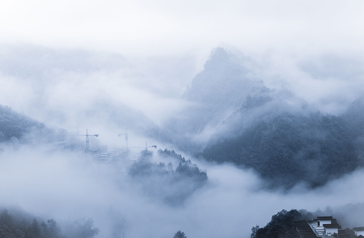 近20年来神农架市2月气温统计整理为表格包括最低气温最高气温和平均气温