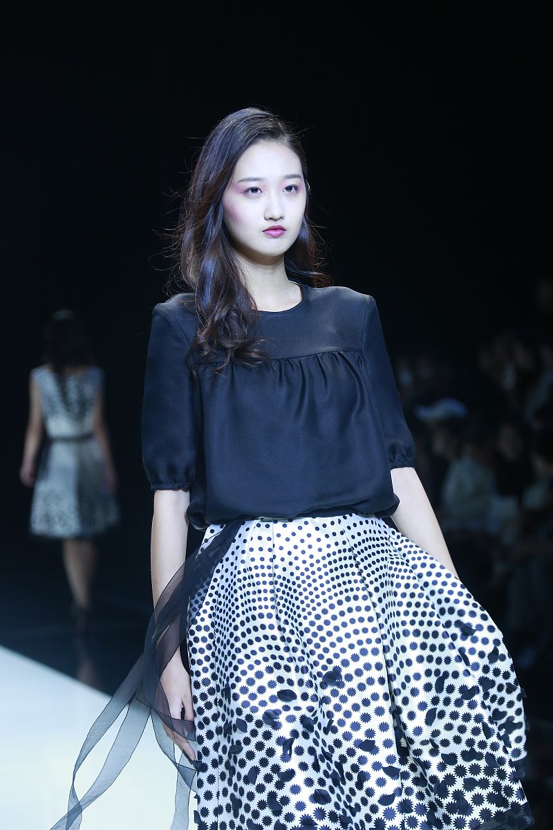 女孩说'我们现在什么关系啊'，怎么办？