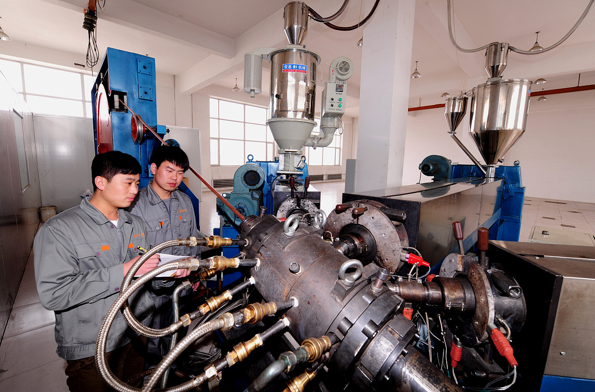 轴承室油膜行为研究：实验分析与应用