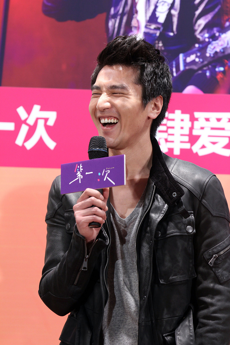 播放一首小情歌