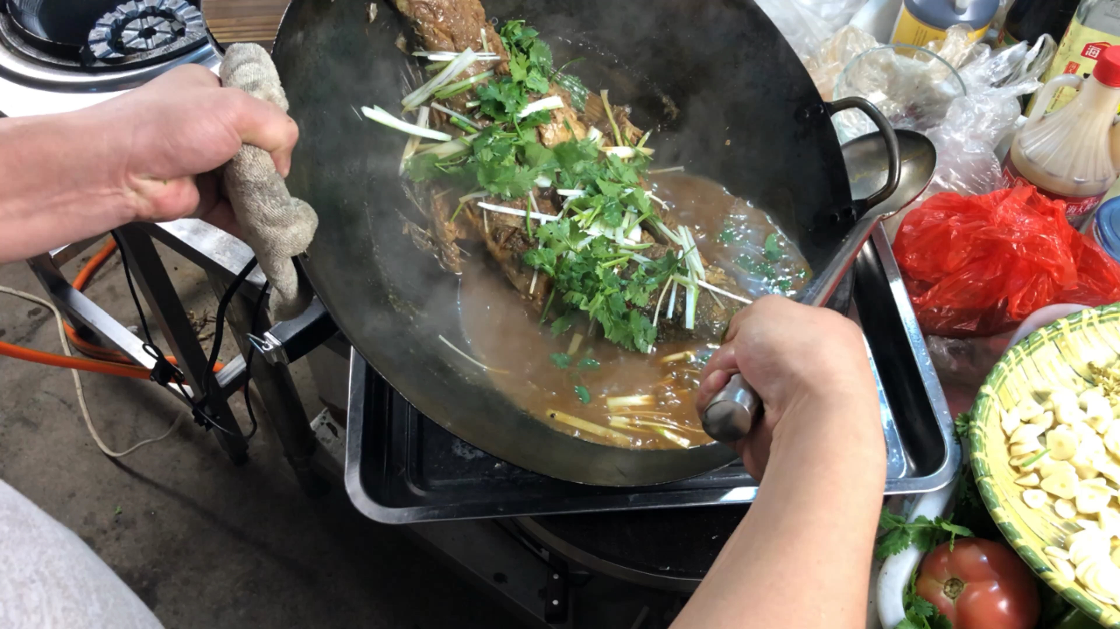 亲朋好友聚餐,怎样在家做六个菜,又快又美味,快来看看吧