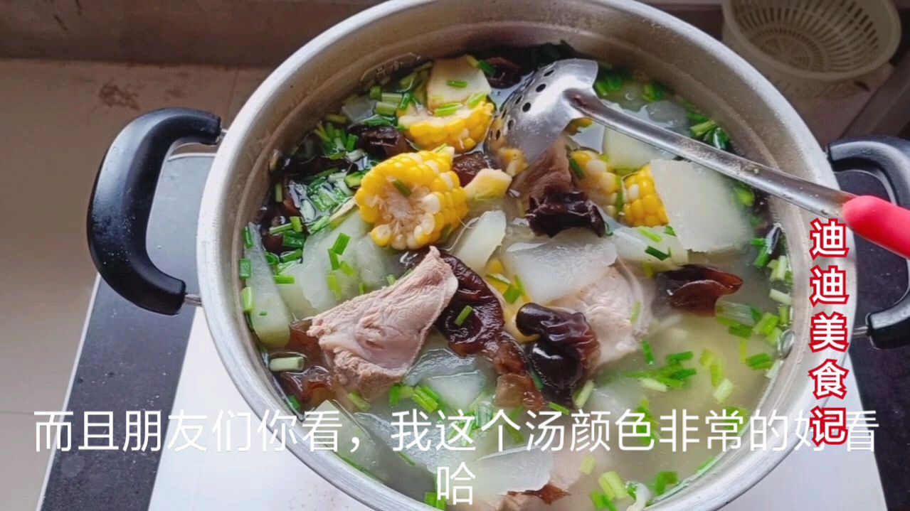 三伏天来临,没有什么比迪迪烧的一锅冬瓜排骨汤更让人有食欲的了