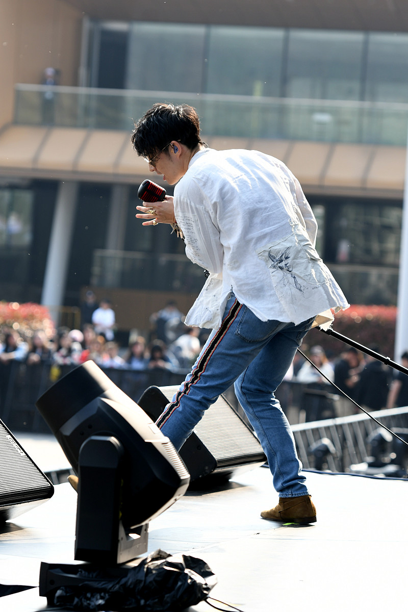 辩论赛观后感辩论赛是2020国际华语辩论邀请赛 复赛 第四场 北京大学VS中国人民大学 在当下泛娱乐化现象是不是弊病。不少于1500字。仿照以下例文模板来写比赛选择2020国际华语辩论邀请赛决赛辩题理解需要不需要共情正方一辩立论①第一部分在定义的时候举的例子打辩论需要查资料按正方的逻辑不能证明查资料就是核心能力只能证明需要不是时时刻刻都要。②第一论点分娩体验机的例子我个人感觉有点奇怪共情