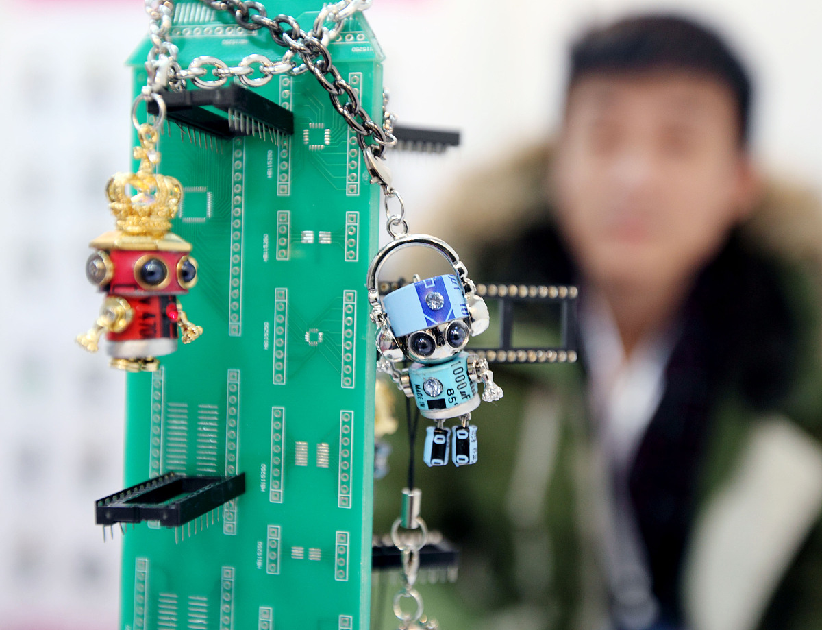 1二极管电路如下图所示考虑二极管的正向压降为07V时输出电压 U0=--D-￥089咨询抢单