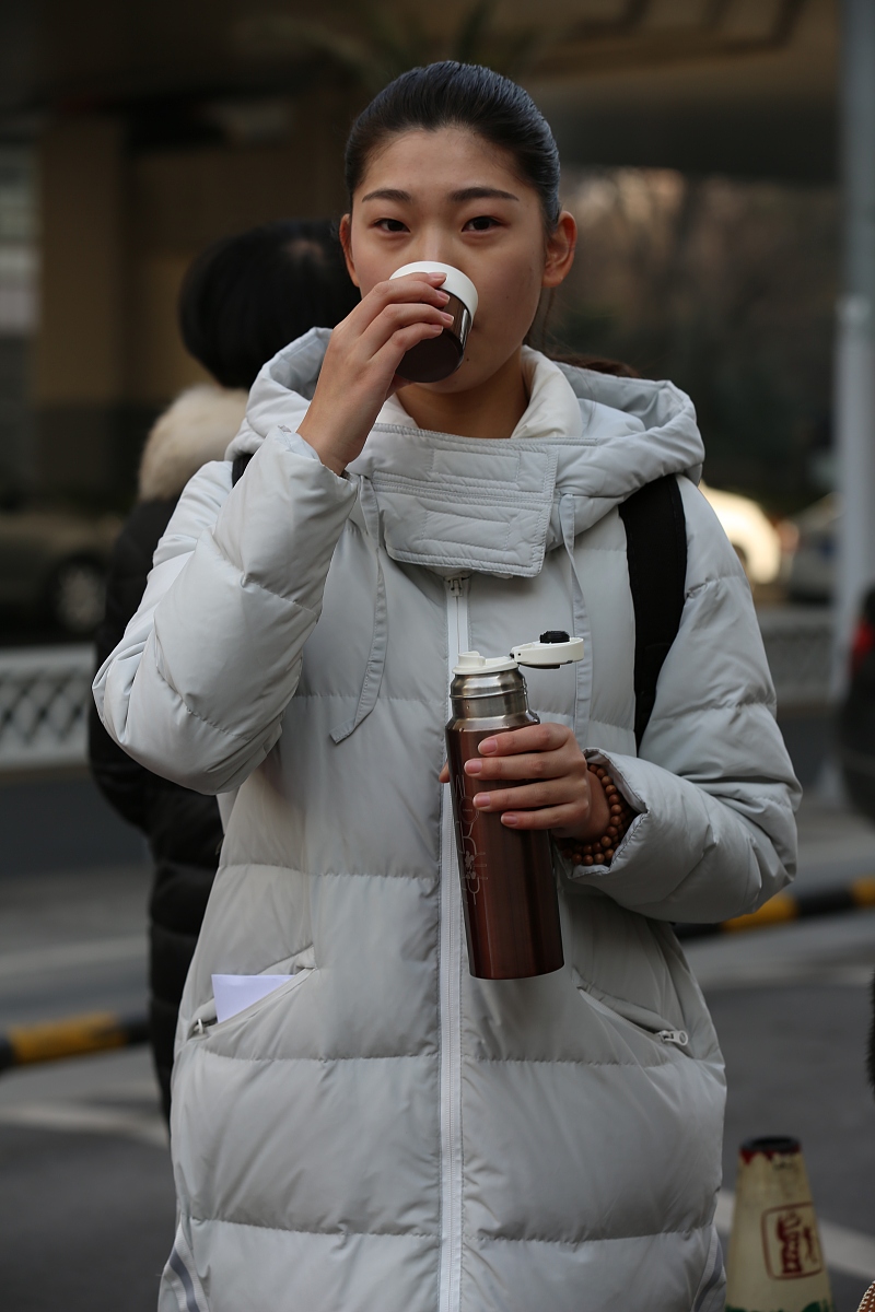 上海戏剧学院招生标准：是否要求达到北京特殊招生线？