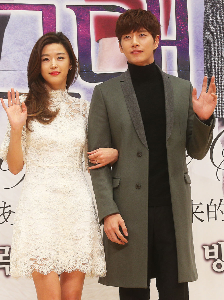 请不少于800汉字的博客文章语言要幽默口语化。主题是：韩国经典爱情电视剧韩国经典浪漫爱情电视剧