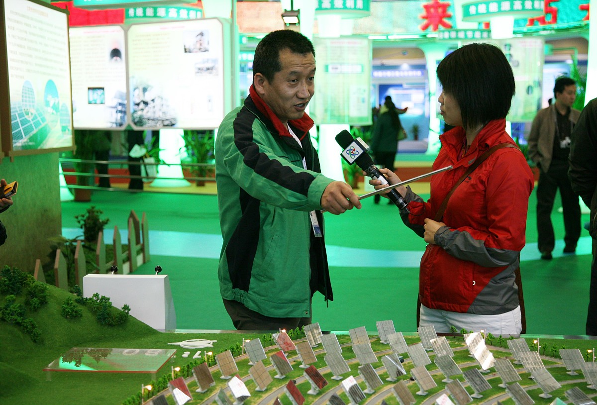 请帮我按时间线梳理出近十年国务院发布的碳达峰碳中和政策