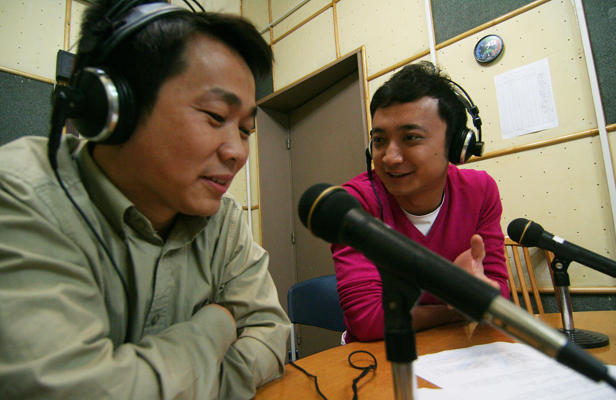2009年11月27日,央视金牌节目《开心辞典》主持人做客福建广播影视集