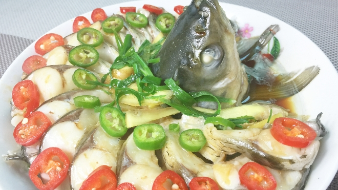 蒸鱼最好吃的做法,寓意吉祥如意的孔雀开屏鱼,年夜饭硬菜一道