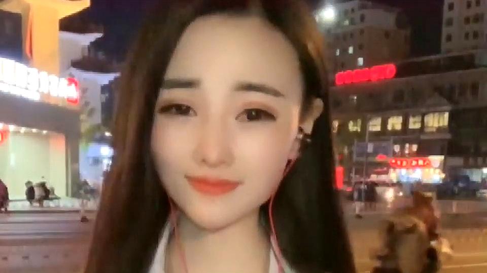 2019新歌,一曲《孤芳自赏》火了,扎心的歌词,让无数人心碎