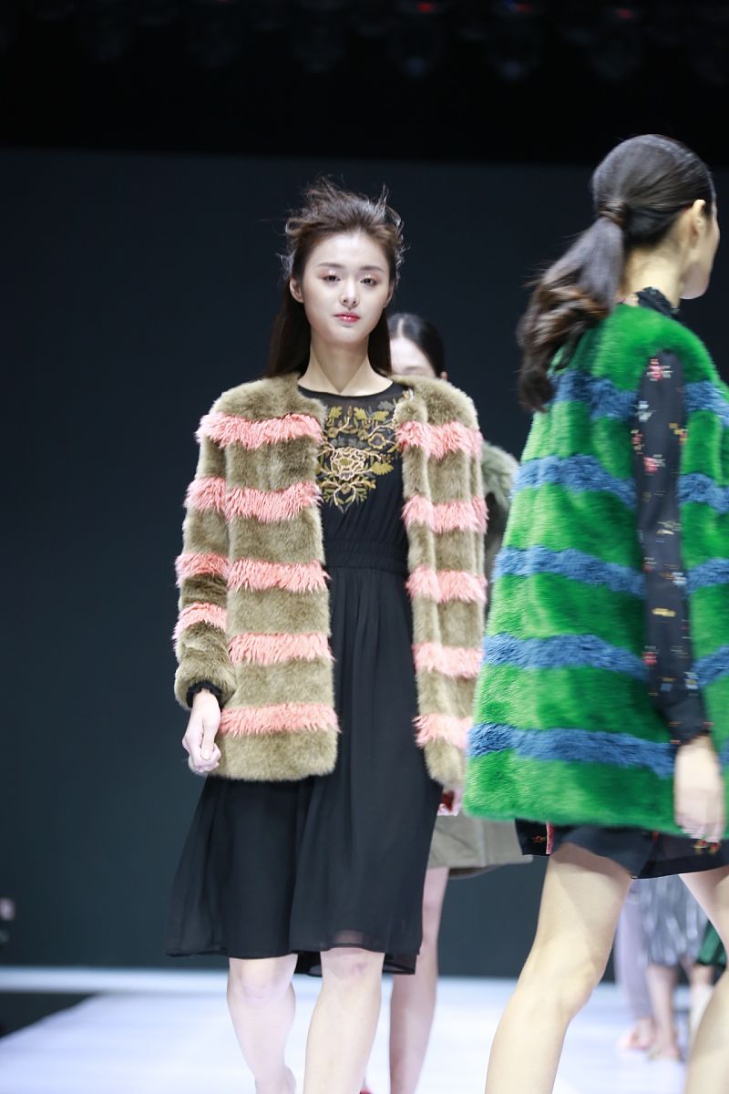 四川省南充广播电视大学服装设计与工艺专业就业前途大不大