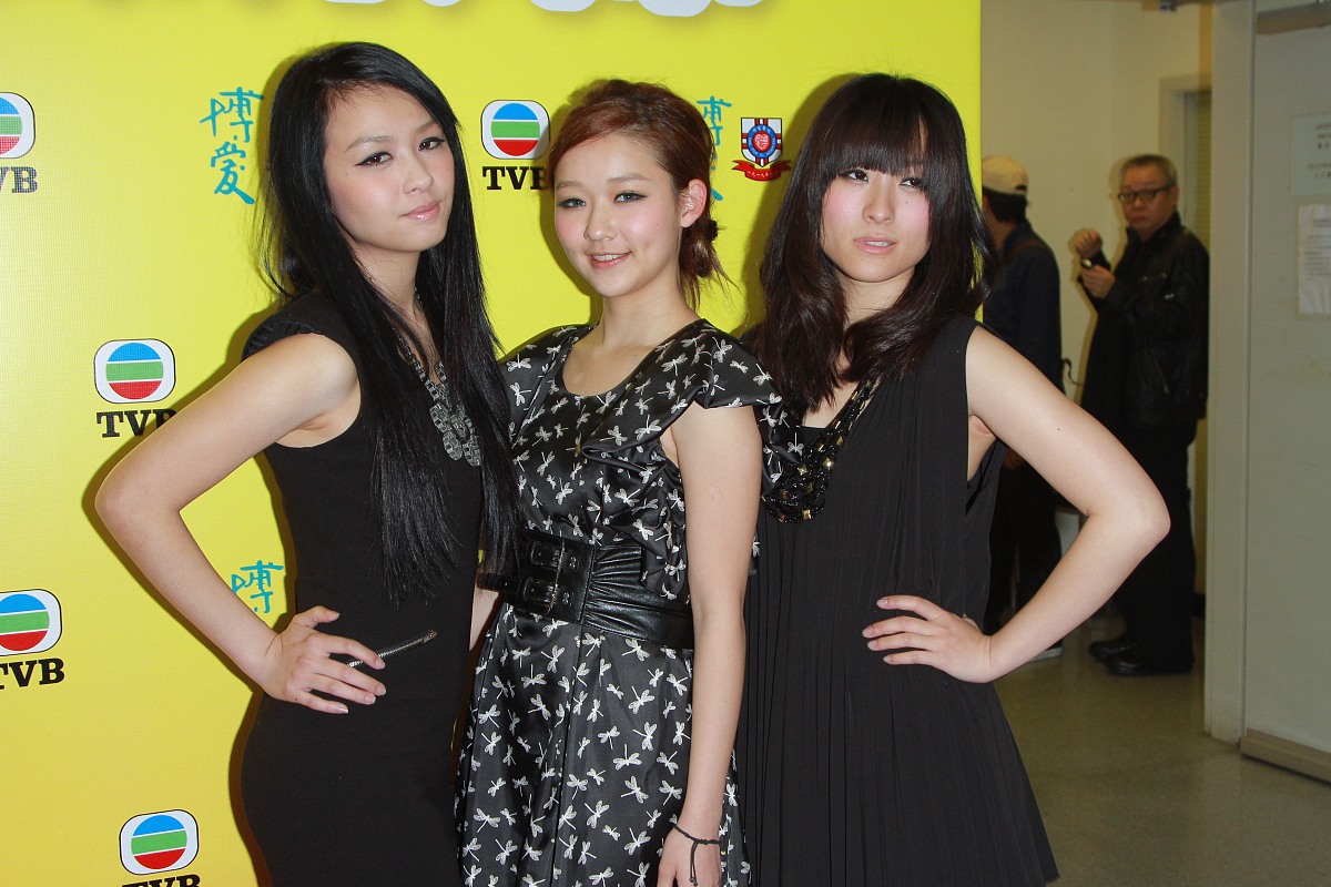 2011年3月10日,香港,一众歌手在tvb录影厂进行《博爱欢乐传万家》歌唱