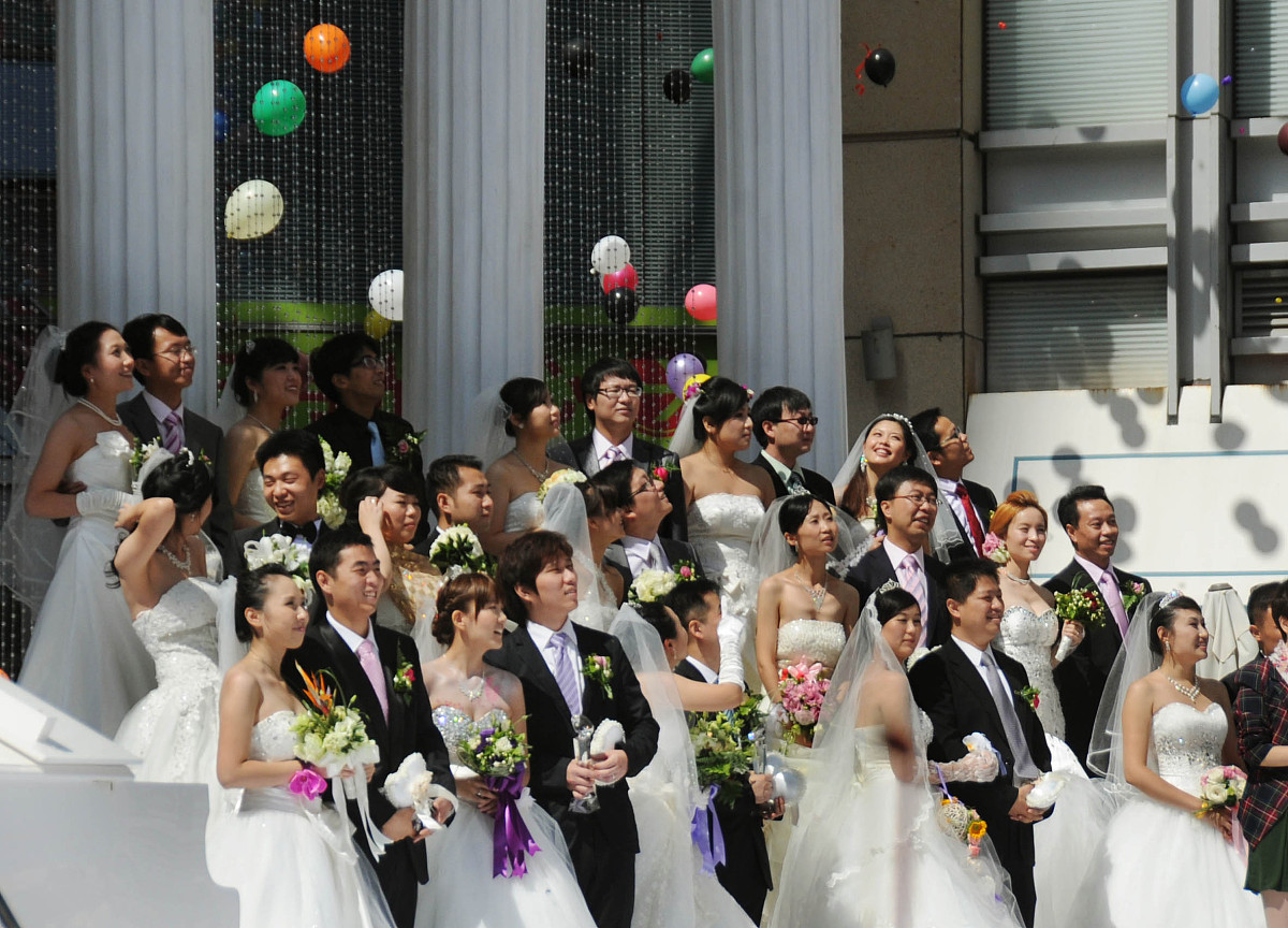 在婚礼上对婆婆说四句改口顺口溜。