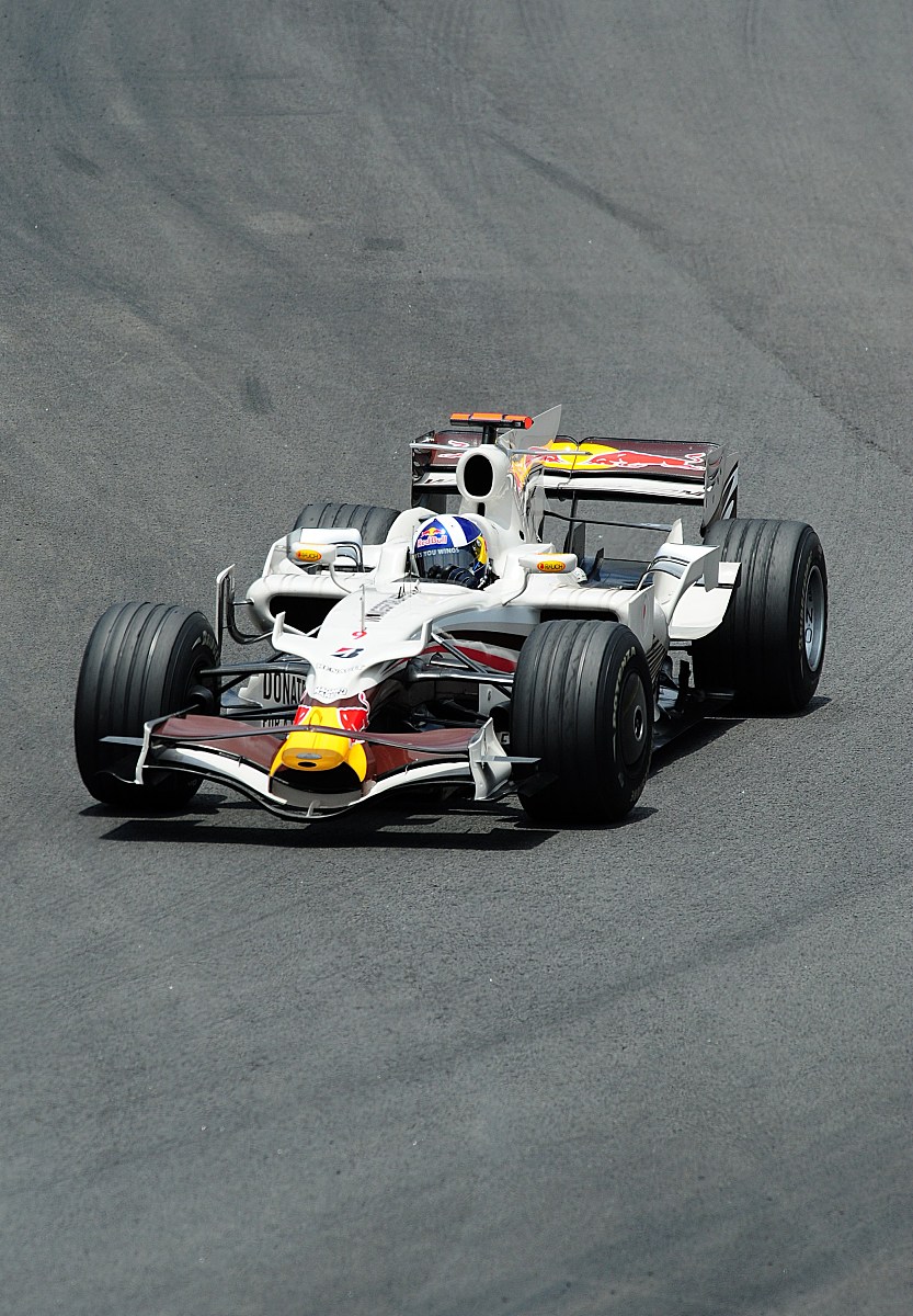 体验豪华座驾！热门赛车手游推荐