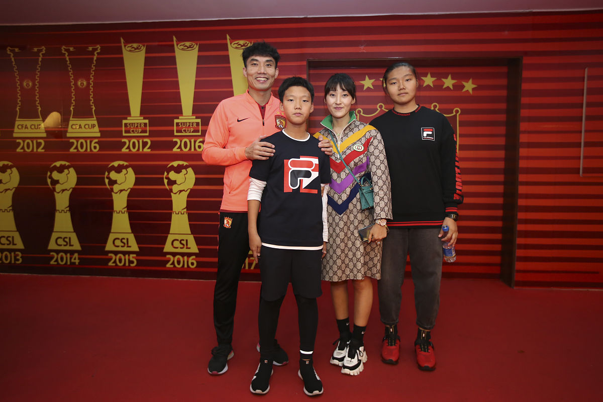 2019年12月1日,广东广州,2019中超第30轮,恒大淘宝3-0申花,赛后恒大众