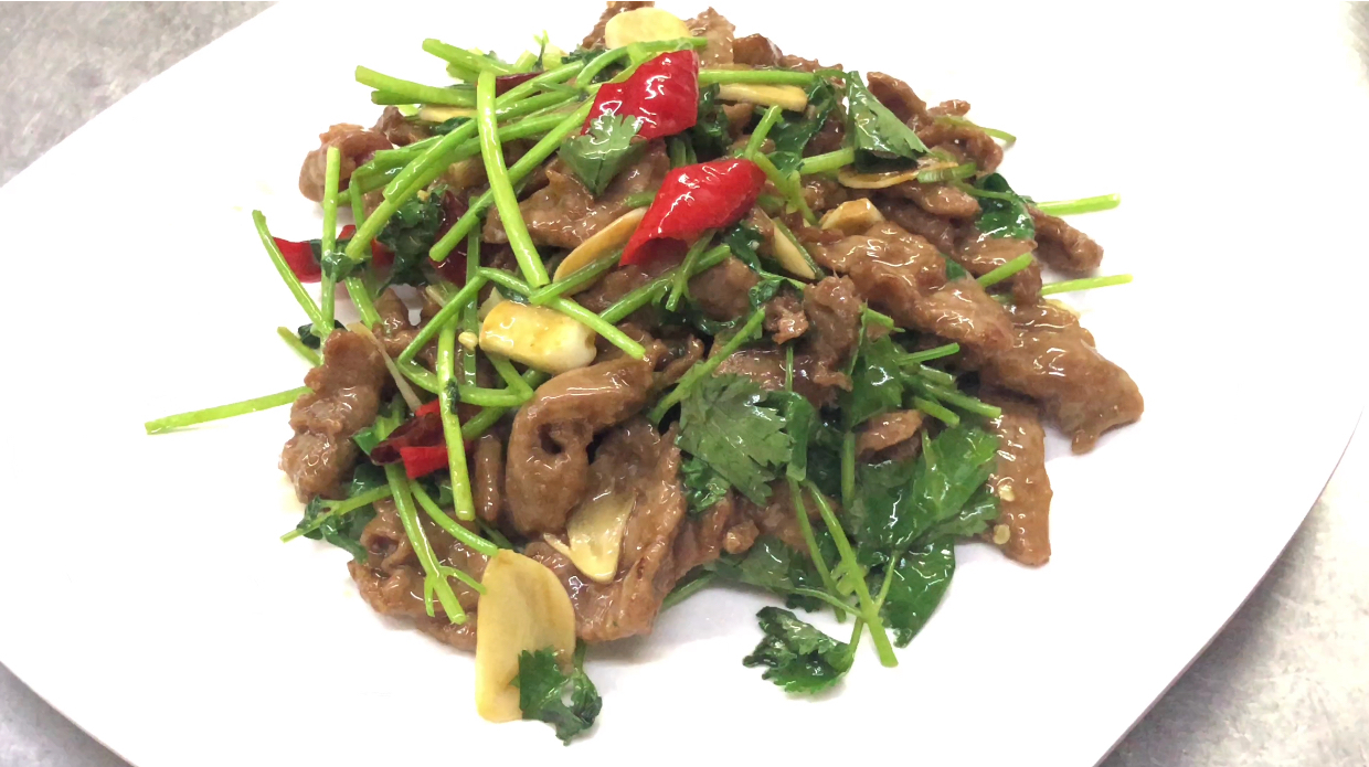 厨师长分享特色菜“香草牛肉”色香味俱全香辣可口,非常下饭