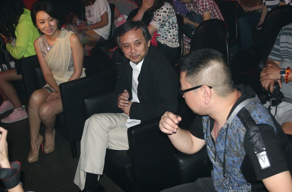 2011年8月29日,北京,电影《画壁》官网启动发布会举行.闫妮 陈嘉上+++
