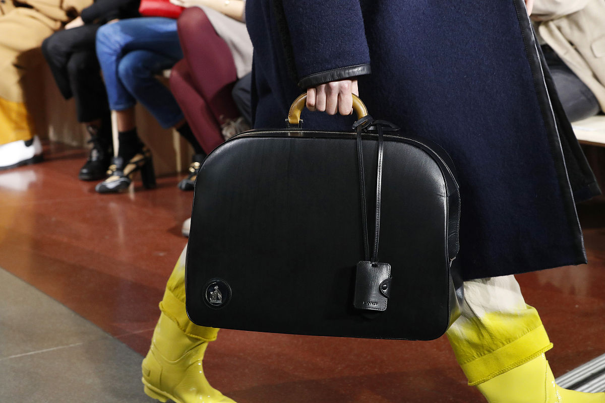 当地时间2020年1月19日,法国巴黎,2020秋冬巴黎男装周:lanvin 品牌秀