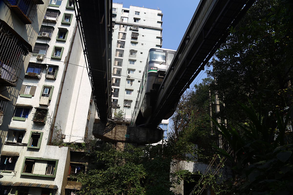 重庆轨道交通学校毕业生待遇：2021年薪资福利解析