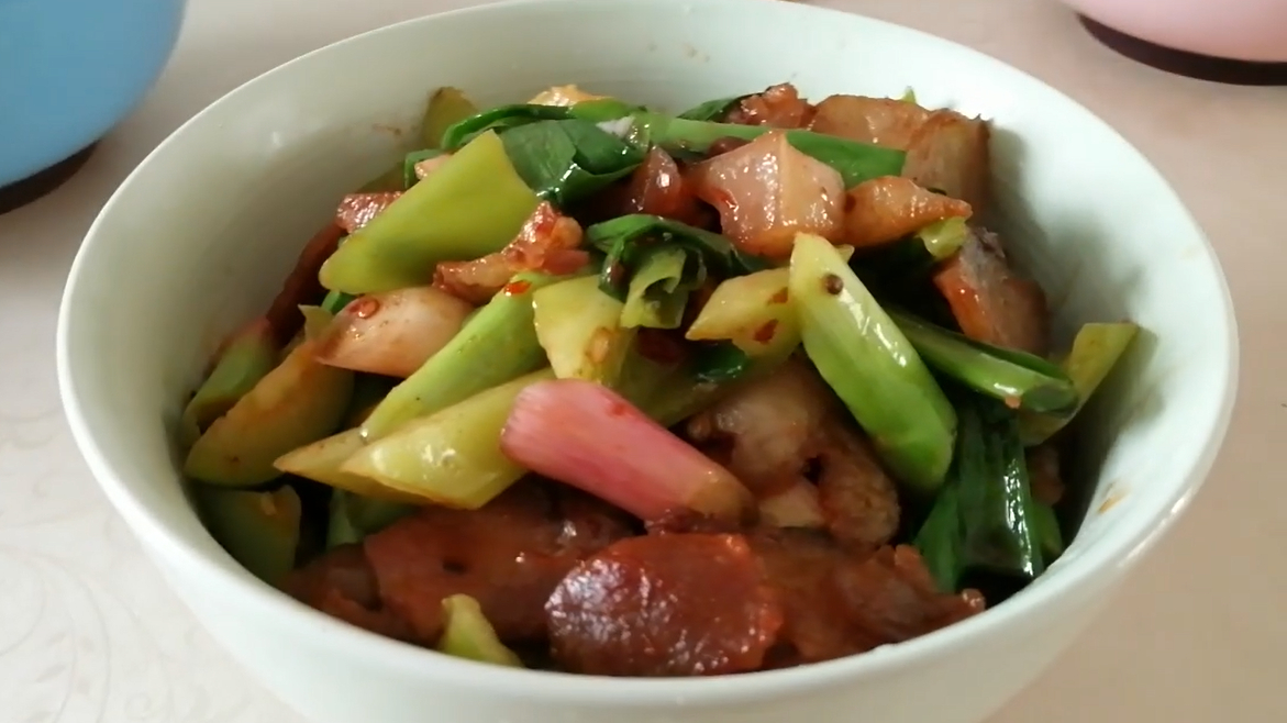 简简单单的川香回锅肉,色香味俱全,保证你吃了一回还想下回