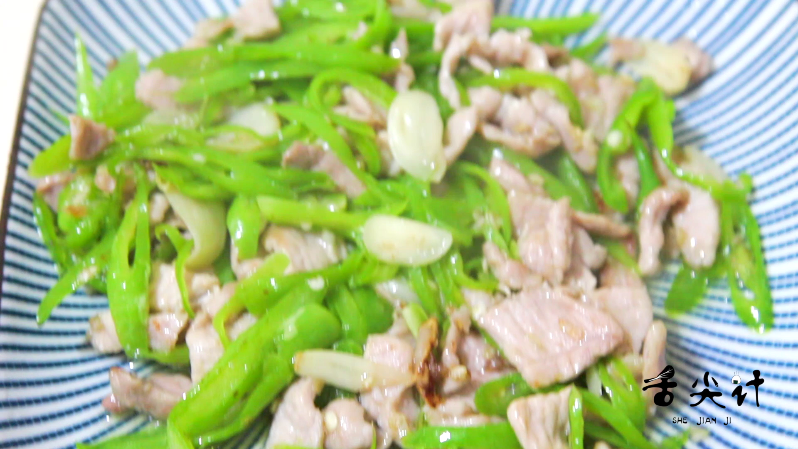 最平凡的家常菜,尖椒炒肉这样做,每一口都有家的味道