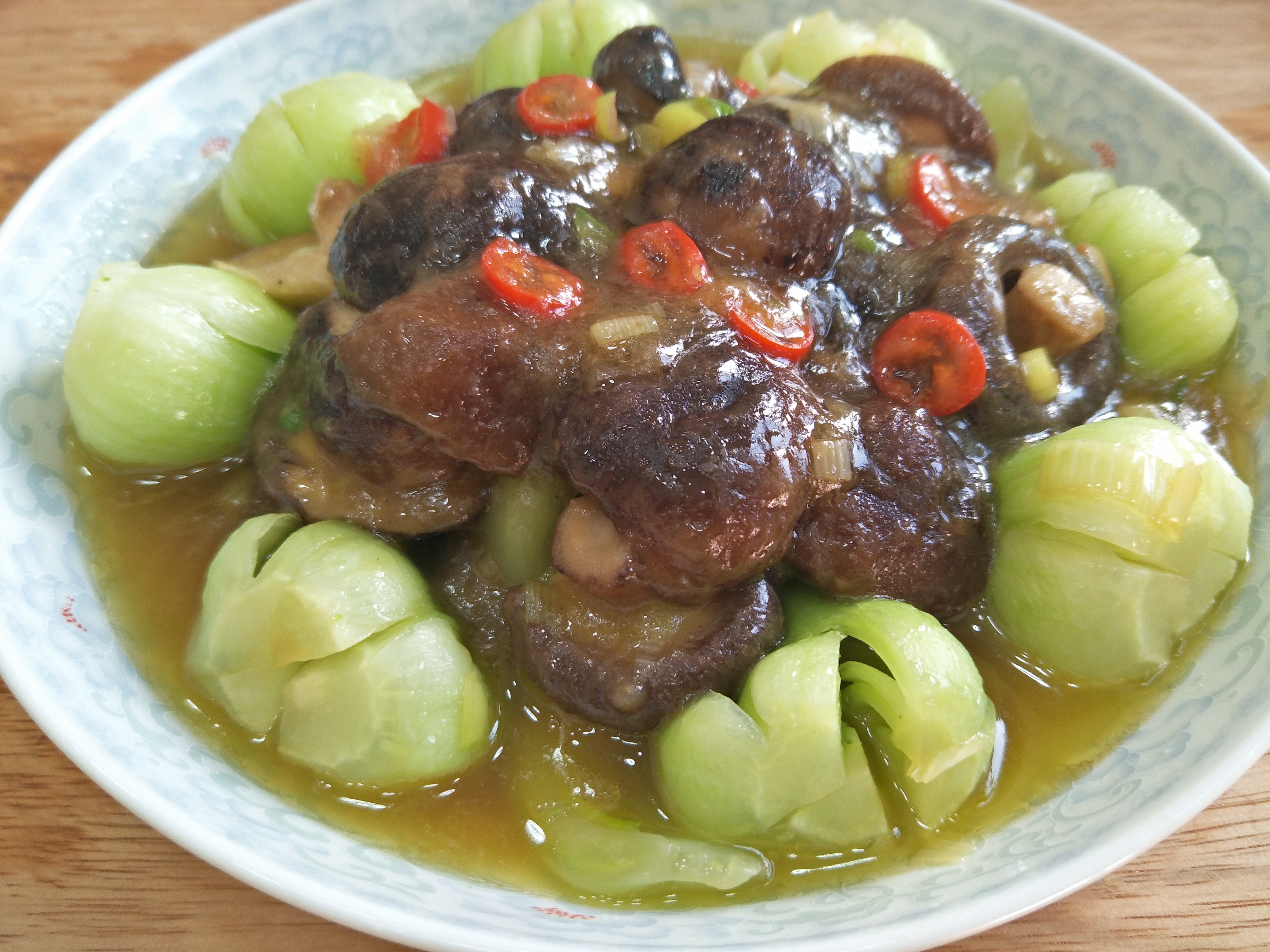 香菇烧油菜营养又美味,做法分享给大家,给年夜饭加道素菜吧