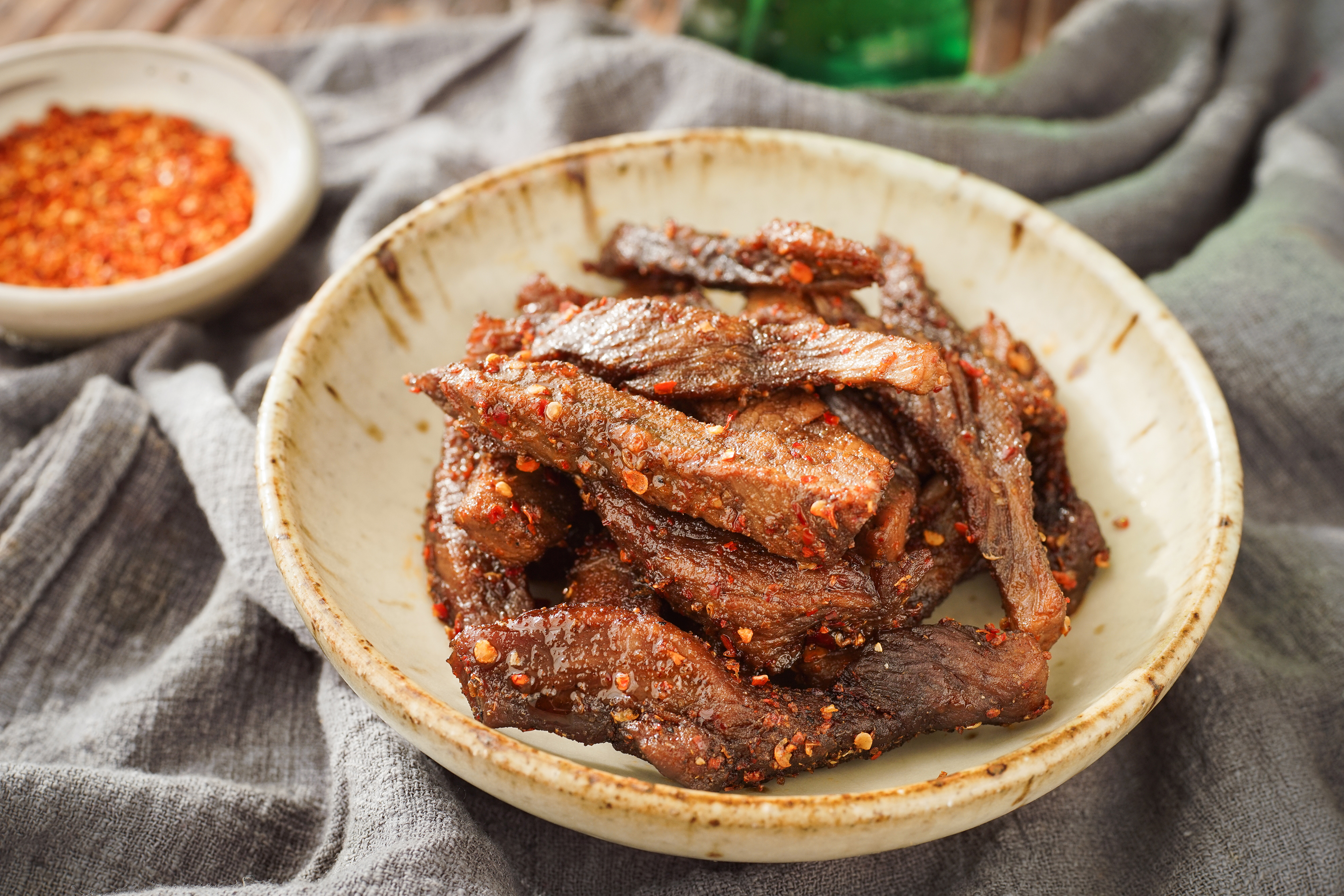 「麻辣牛肉干」用微波炉在家就能做的牛肉干,好吃