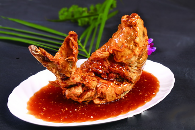 糖醋鲫鱼做法,鱼肉鲜嫩,酸甜可口,开胃爽喉,一道过年必备小菜