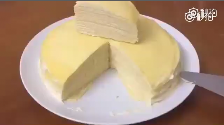 榴莲千层蛋糕的做法,隔着屏幕都能闻到味道,唤醒你舔屏的节奏