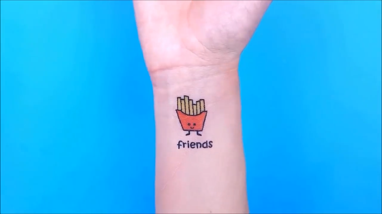 可爱的纹身自己做 时尚达人一分钟教你自制纹身贴