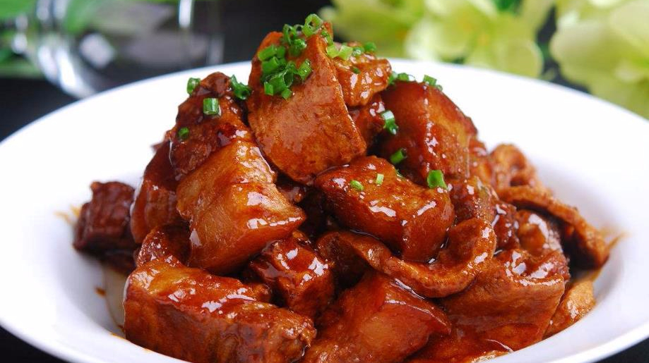 红烧肉老是做失败?巧妙用上1张纸,每次做出的红烧肉都香嫩软滑