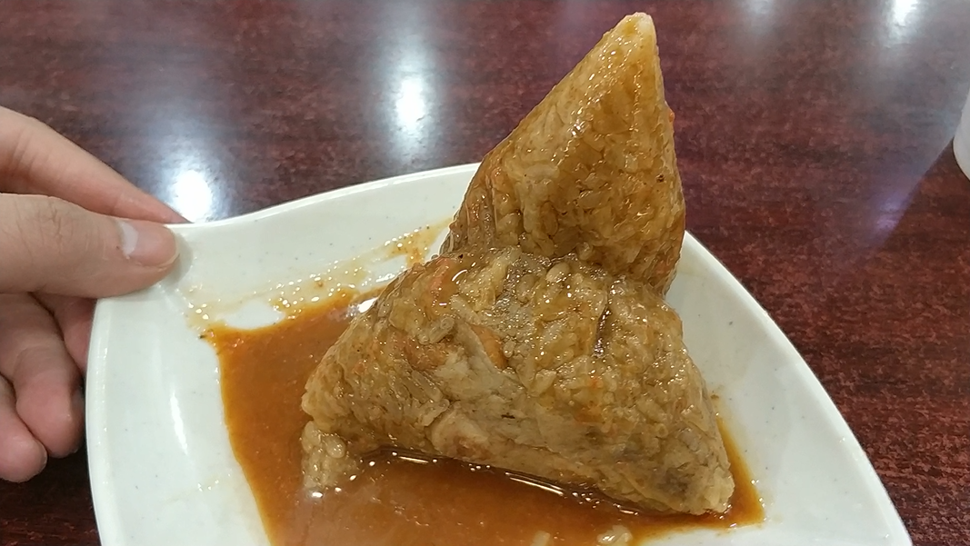 泉州街头最好吃的烧肉粽,传统老店,下午两三点还经常要排队