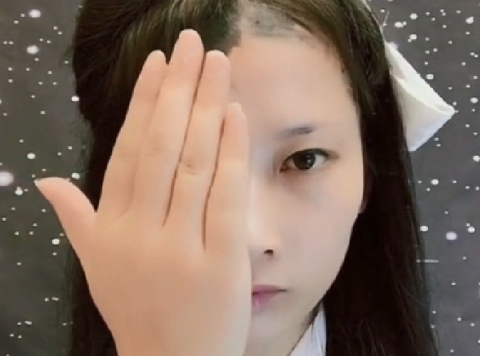 刘德华版小龙虾仿妆,这化妆技术真佩服