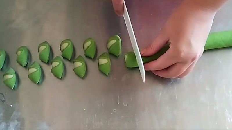 翡翠白玉饺竟然这么简单!卷一卷,擀一擀,立马变成一件艺术品!