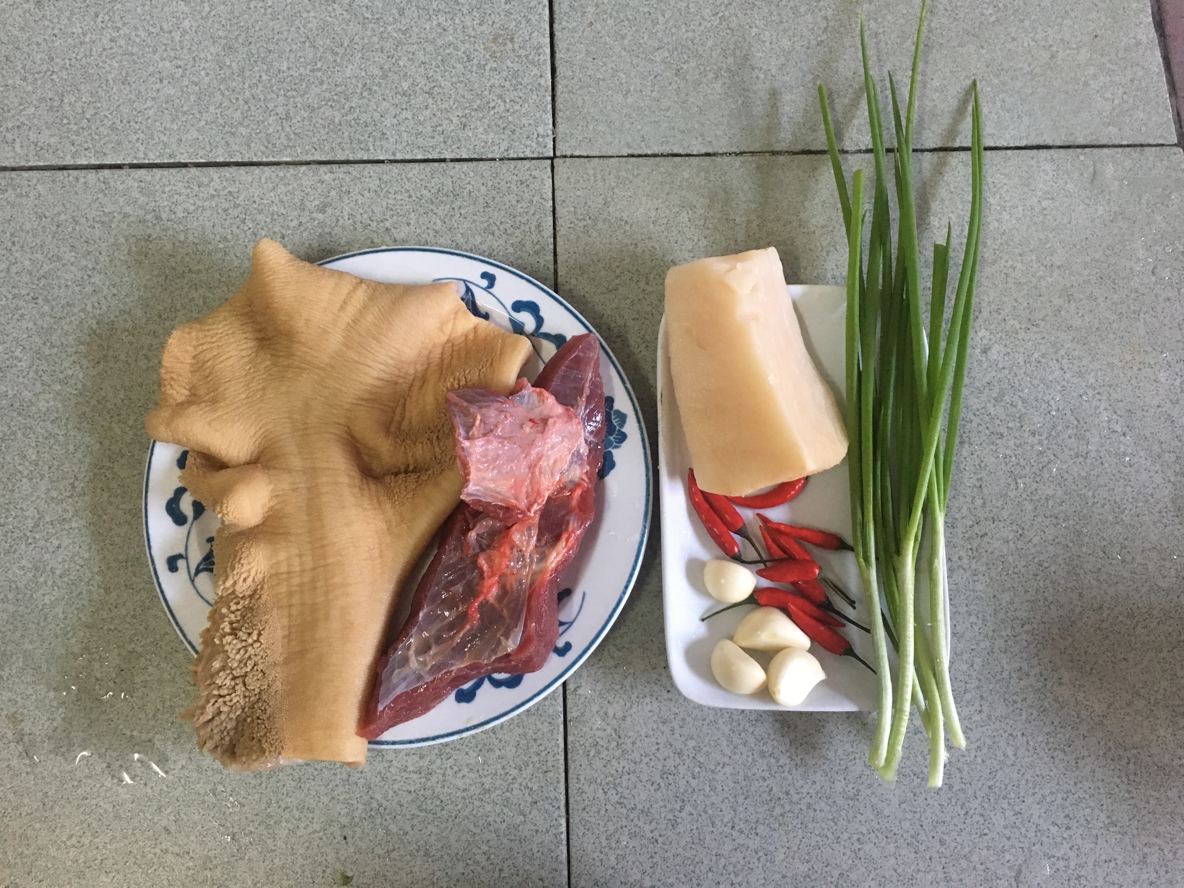 上林食货教你做酸辣牛杂,喜欢吃酸辣口味的朋友不要错过这首美食