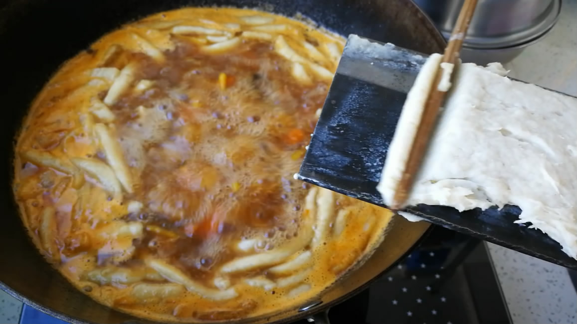 面食这样的做法,老辈人更是记忆犹新,吃一碗真过瘾!