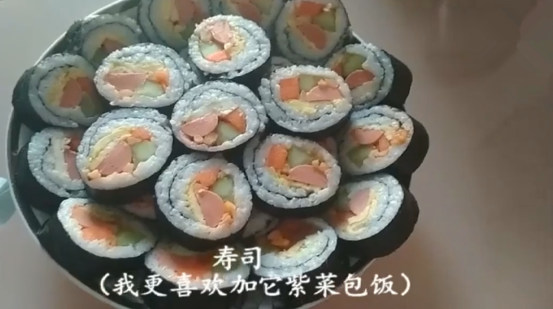 1分钟教你怎么卷寿司,做法非常简单,干净又好吃~