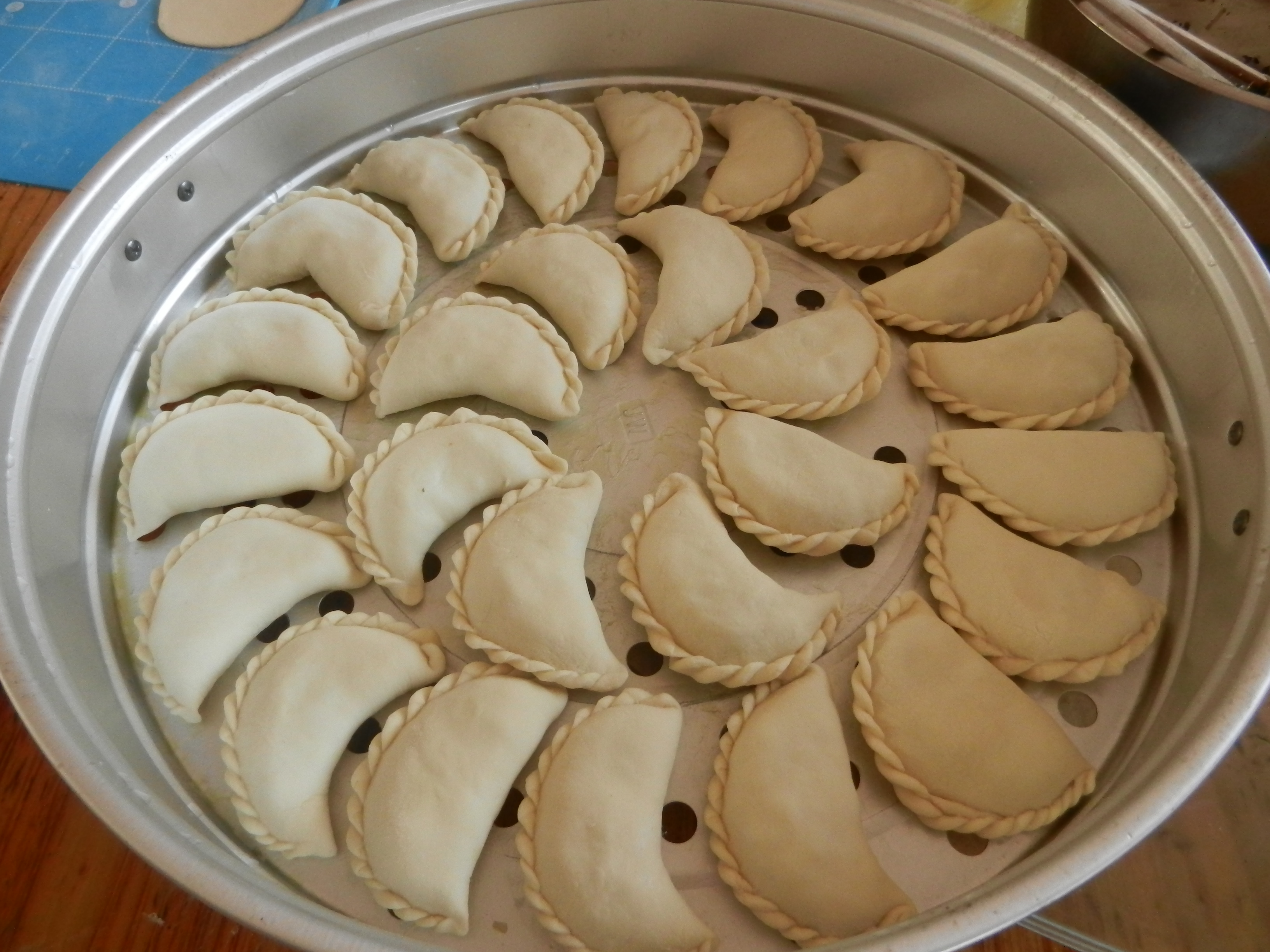 一分钟教你包出超漂亮的饺子花样,这样做韭菜盒子特好看