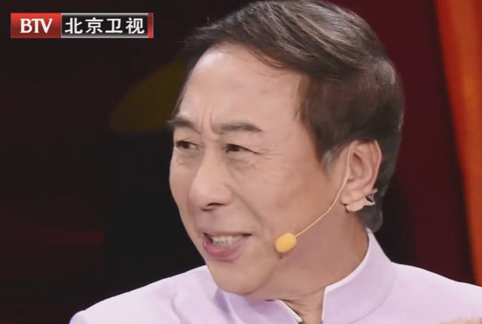 春节就要对春联,这种古代艺术也就在这个时候能看到,冯巩太厉害