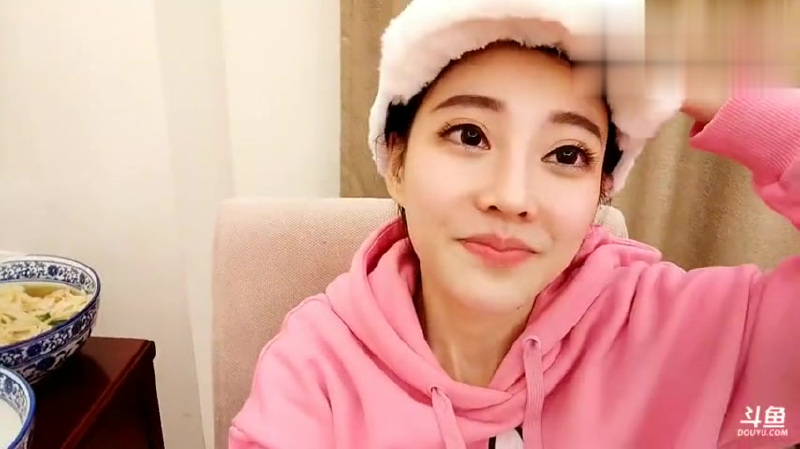 冯提莫深夜直播,卖萌说拜拜,怎么这么萌,还让不让人睡觉了啊!