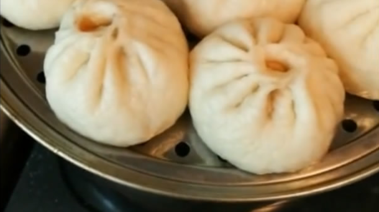 卷心菜葱肉包子,味道浓郁,绝对让你吃了一个还想吃