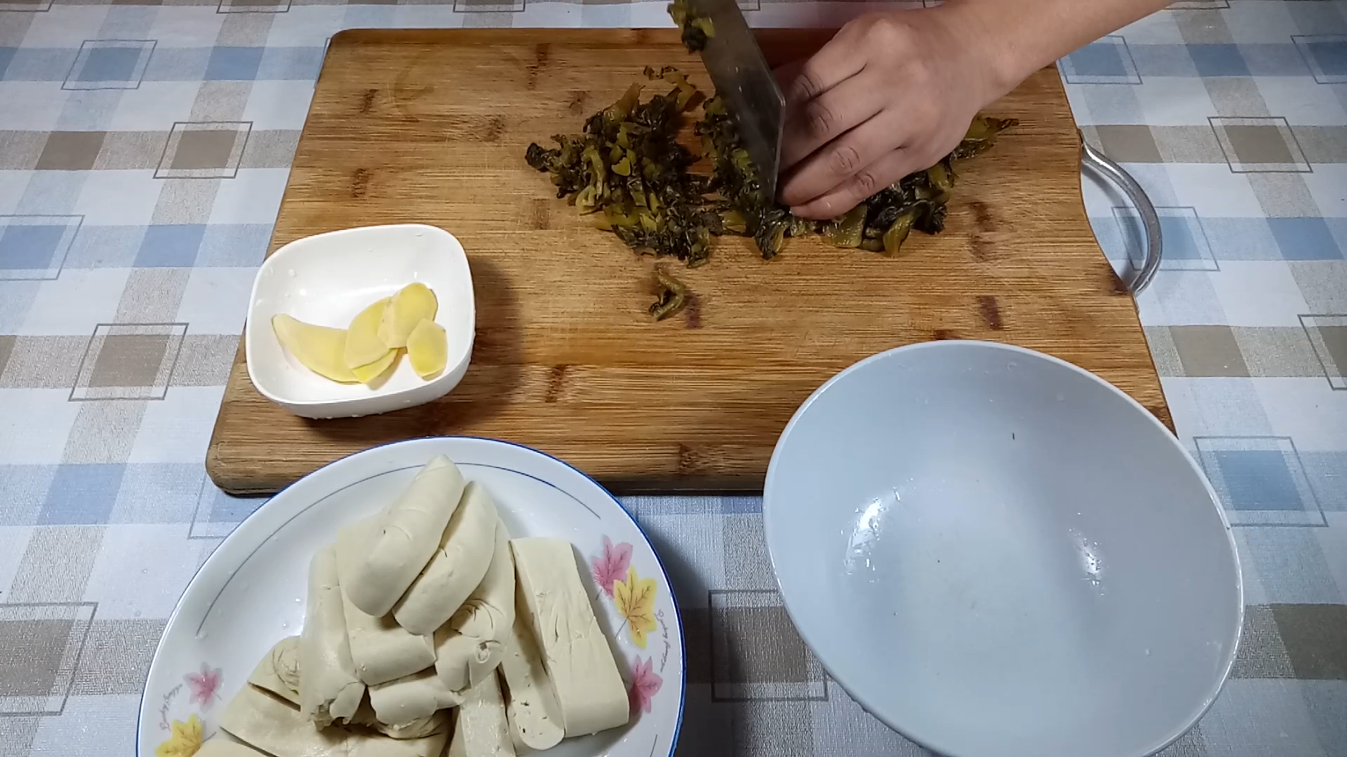 老家酒席上的这道菜特好吃,每次多吃了1碗饭!