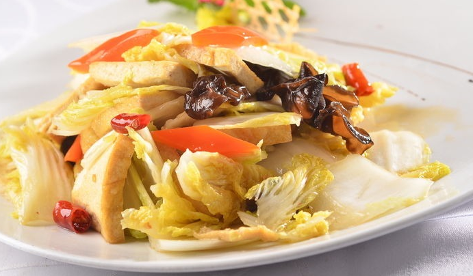 白菜木耳炒豆腐的家常做法,看一遍就能学会!