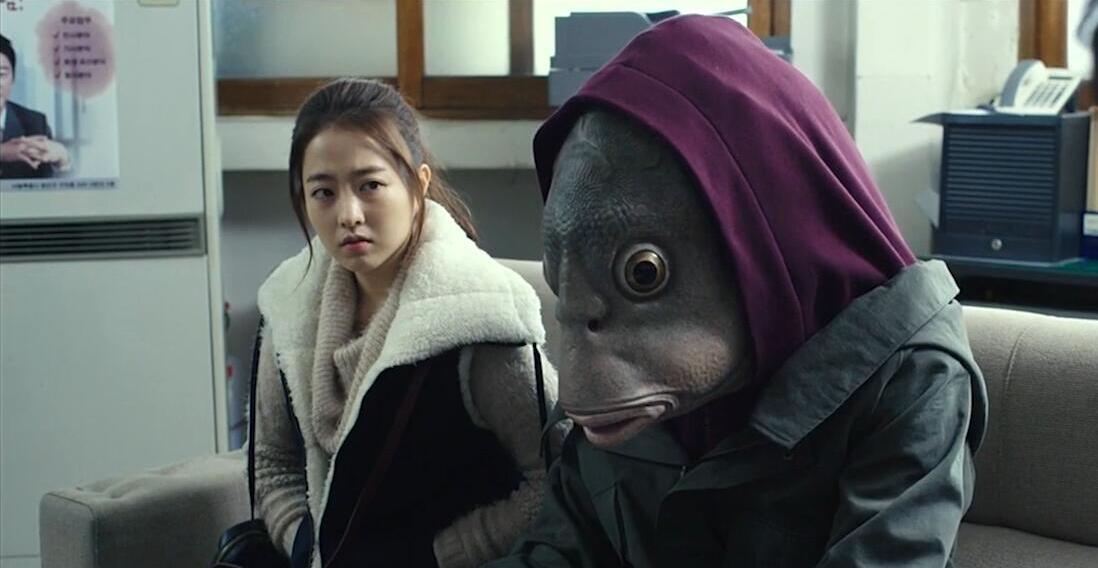 女孩的男朋友变成“半人半鱼”的怪物,可她却只在意一件事情!