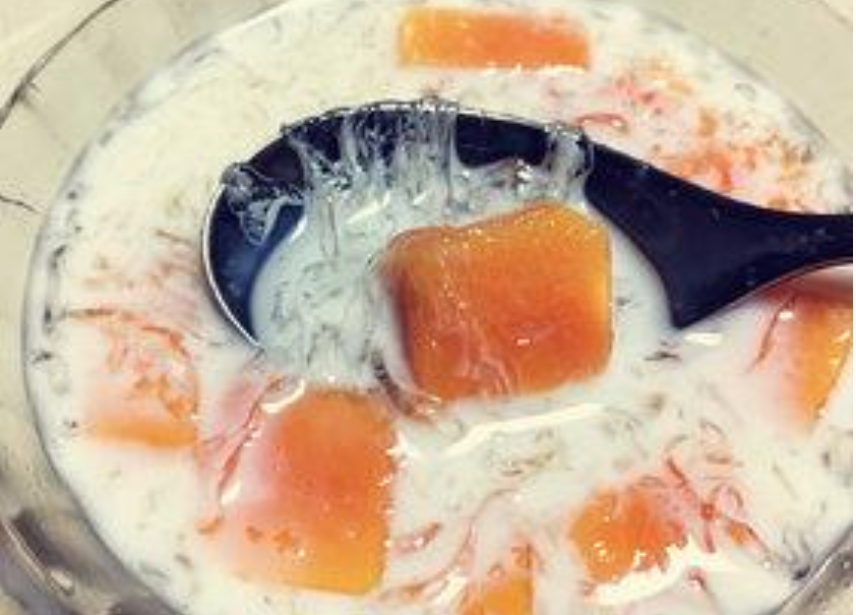 教你在家做出对皮肤最好的营养品:木瓜牛奶炖燕窝,常吃还暖胃