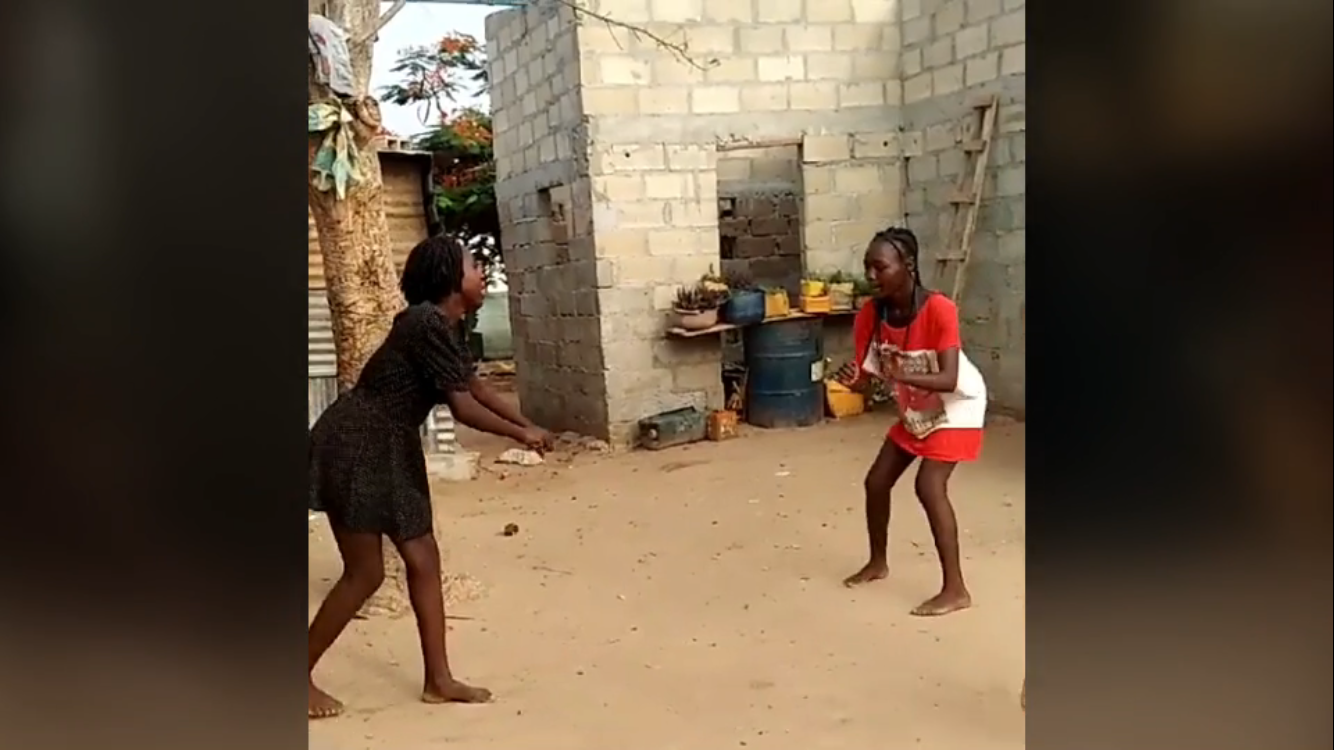 非洲版女子防狼术,笑死了!