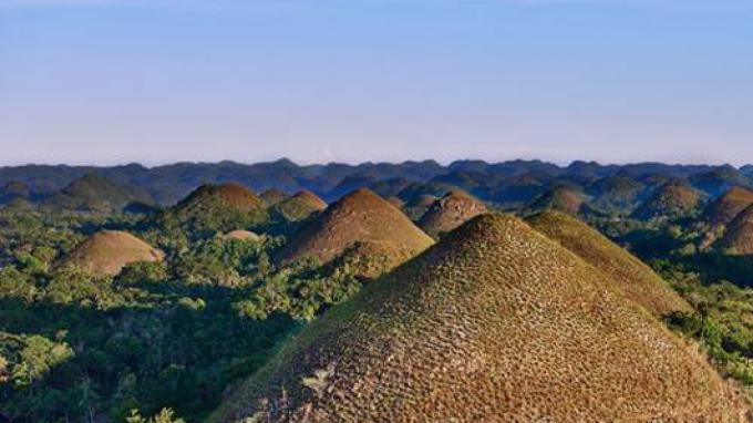哈利波特的外景拍摄地,会变换颜色的巧克力山!