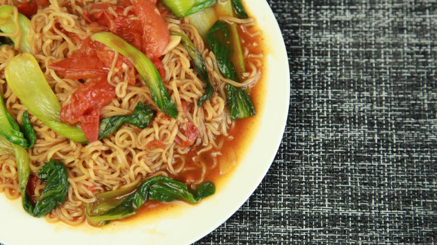 美味主食炒方便面,酸甜可口,简单好学