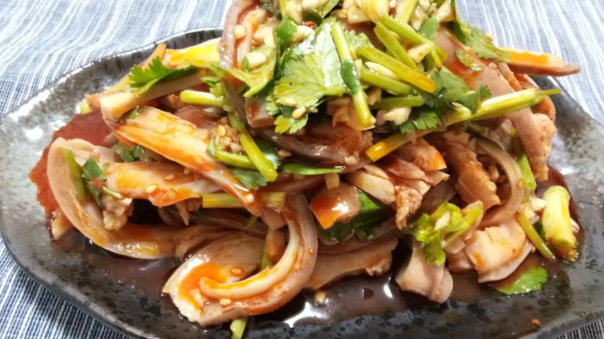 猪肚炒着吃嫌油腻?那就这样拌着吃吧!下酒下饭特好吃