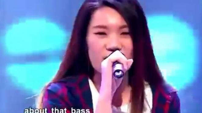 她唱了这首歌,在“朋友圈”火了一年,更是成为最火广场舞歌曲